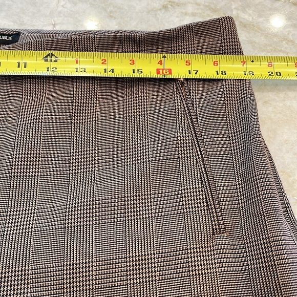NEW Banana Republic Factory Plaid Tapered Pants‎ | Tan & Black | Size 14 - Picture 6 of 9